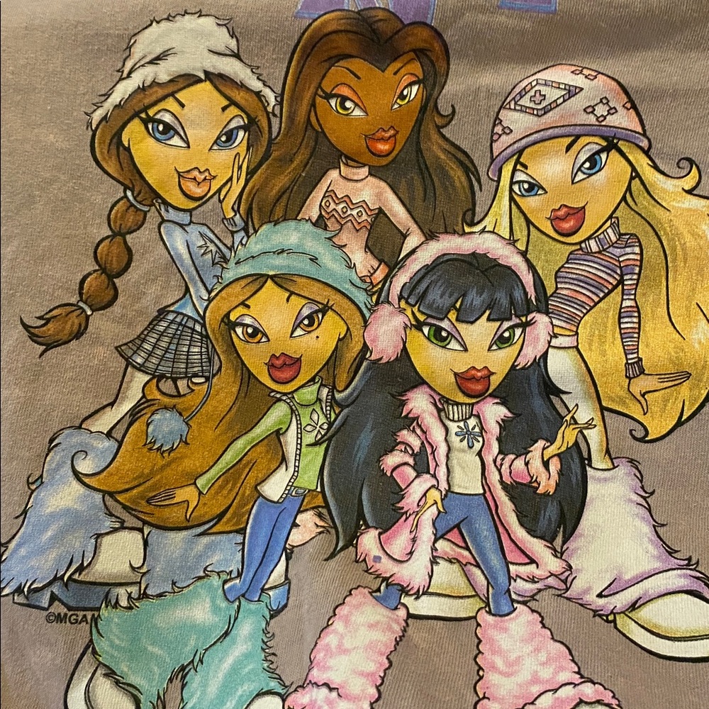 Distressed Cropped BRATZ Y2K Tee Shirt - Picture 4 of 11